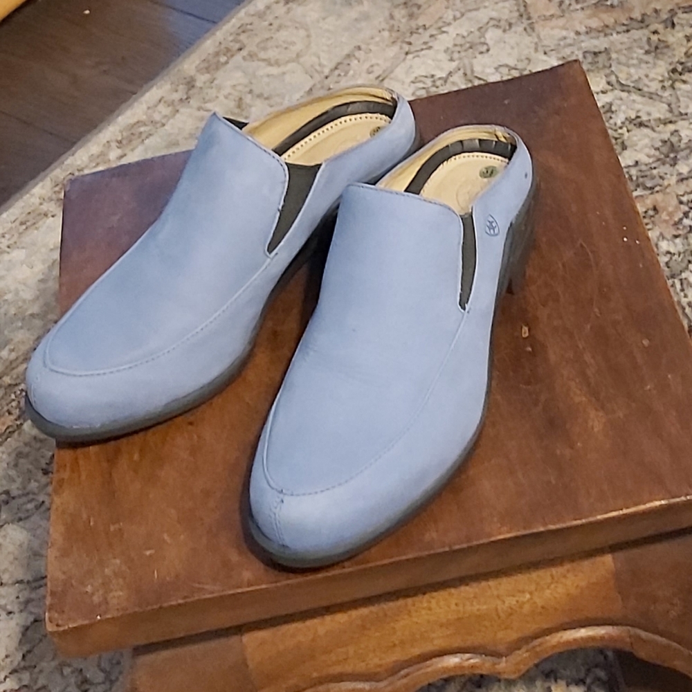 Ariat shoes